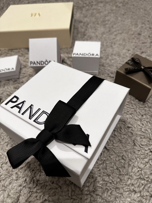 Pudełka pandora, apart, yes