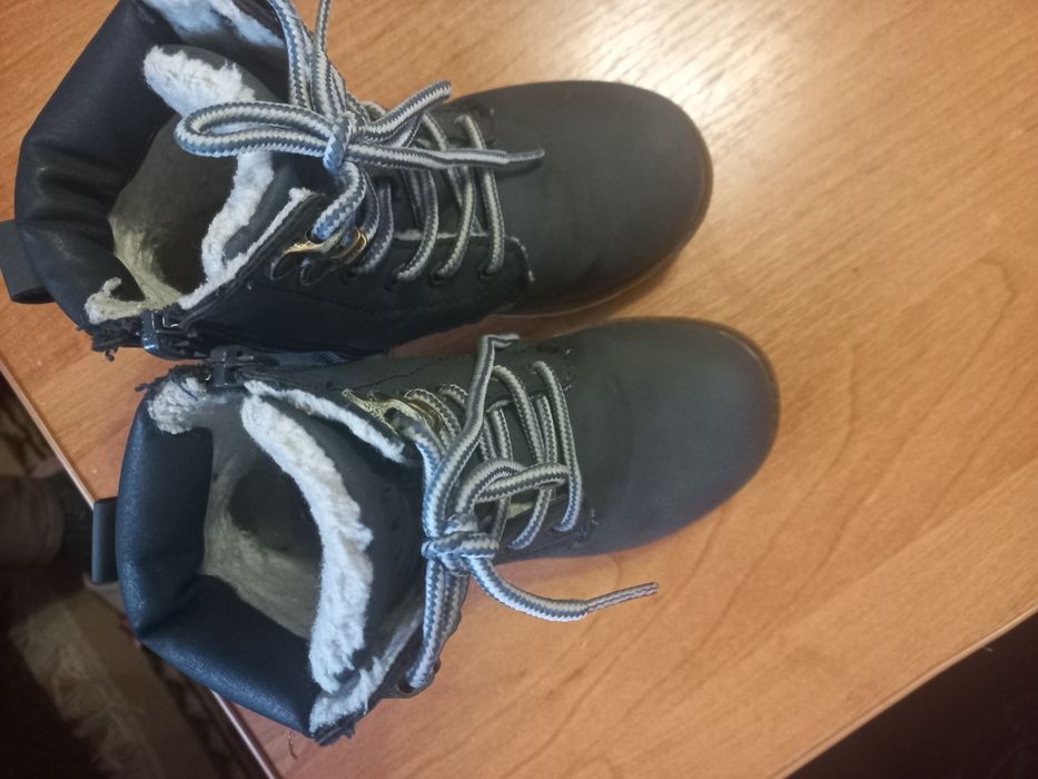 Продам зимове взуття на хлопчика