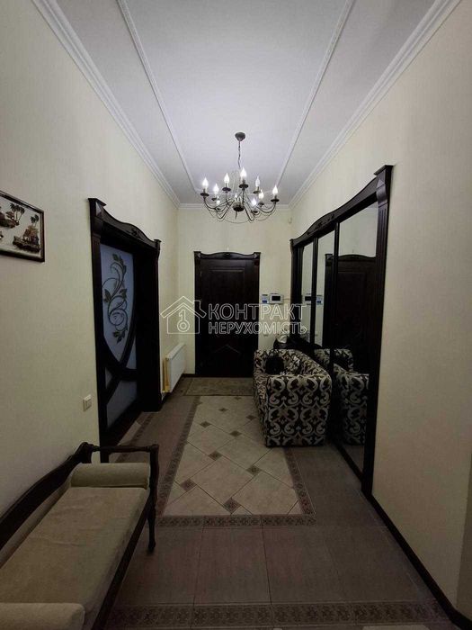 Продається будинок 307 м2, з бомбосховищем, м. Студентська