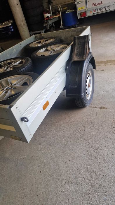À venda dois reboques em excelente estado com tudo a funcionar