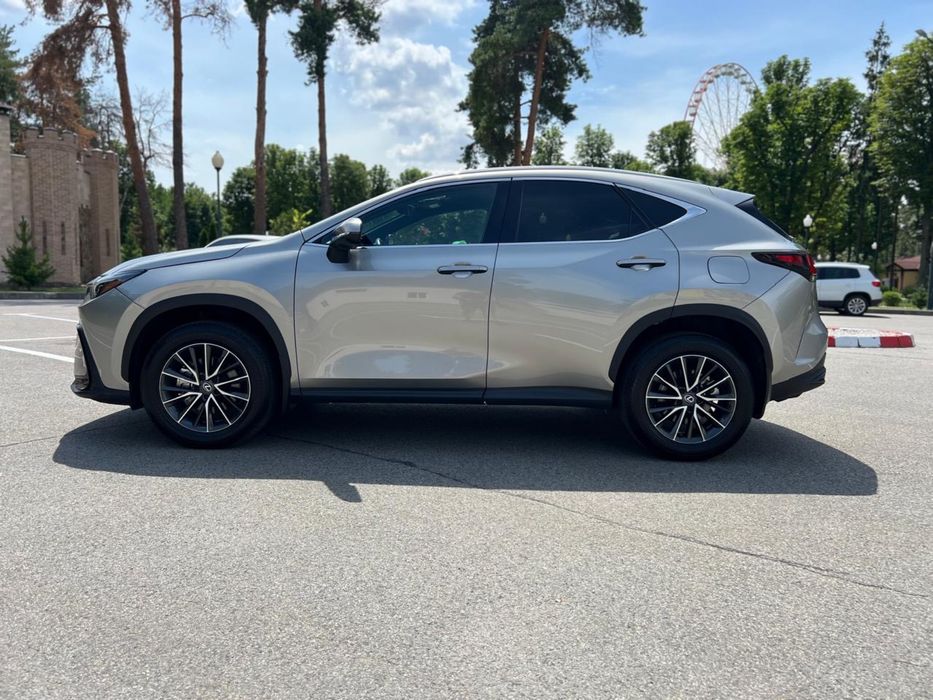 Продам машину лексус NX 250