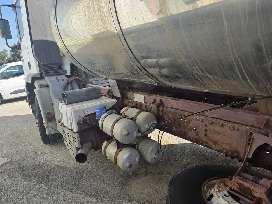 Camião cisterna inox Iveco Eurotech Cursor 390cv 6x2 15.000 L
