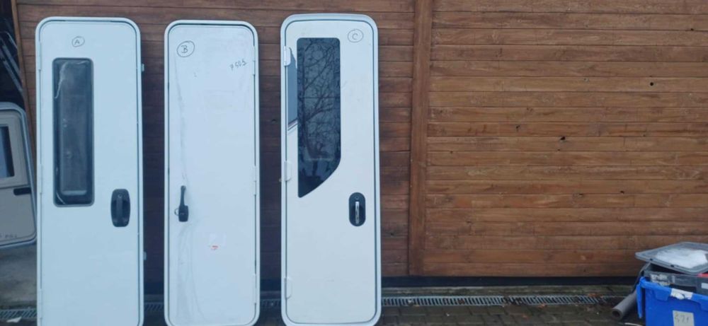 Drzwi wejsciowe Hartal przyczepa kempingowa kamper