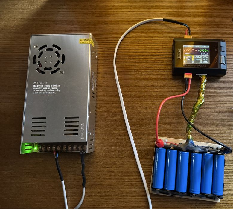 Зарядне toolkitrc m8p 600 Вт + блок живлення 480 Вт