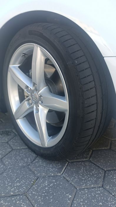 Vendo jantes Audi, jante 18, pneus frente completamente novos,