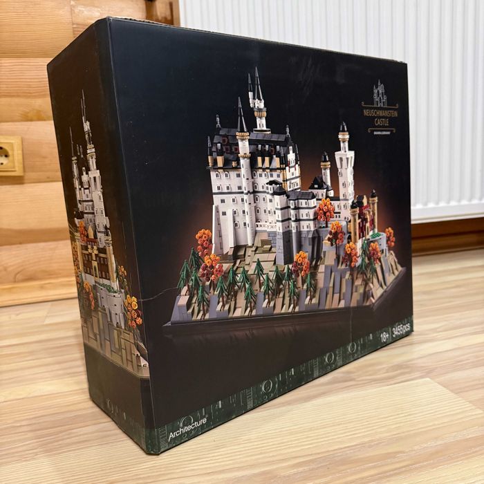 Конструктор 1в1 як Lego Architecture Neuschwanstein Castle 3455 дет