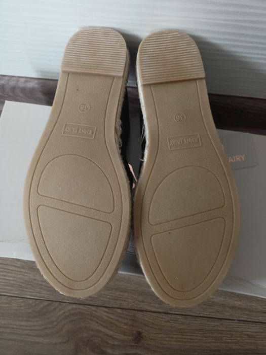 Nowe, czarne espadryle