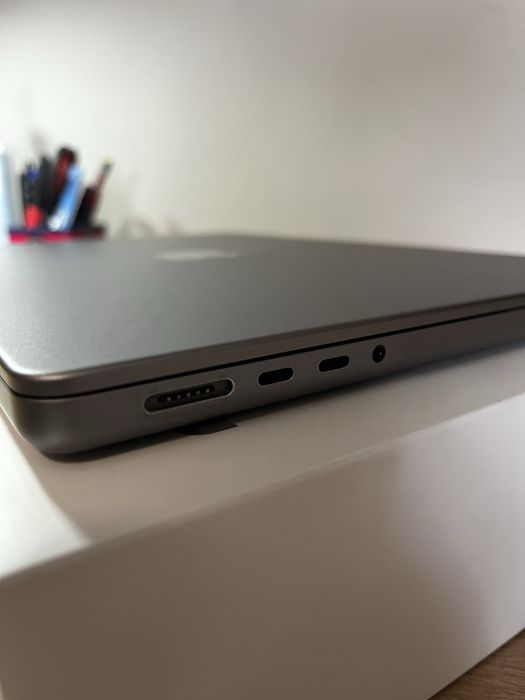 MacBook Pro 14” 2021 M1 Pro 16GB RAM 512GB SSD Space Gray