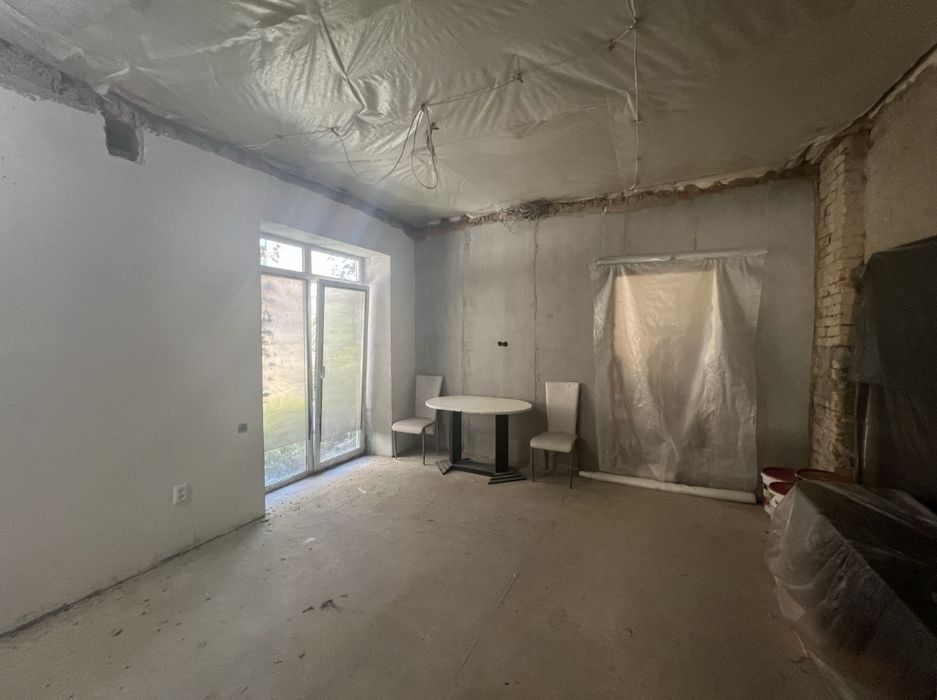 Продаж частини будинку на Корбутівці, окремий двір