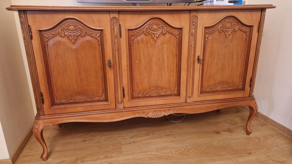 Piękna komoda/szafka w stylu ludwikowskim.