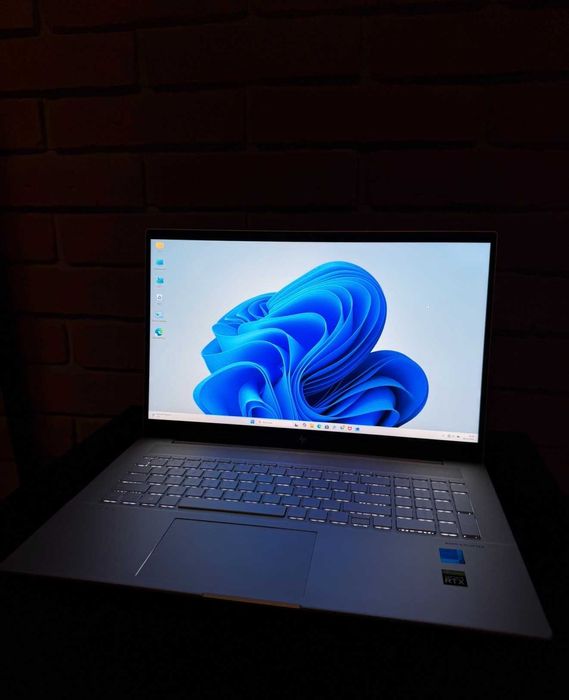 HP Envy 17 i5-1235U/32GB/512/Win11 RTX2050 Silver