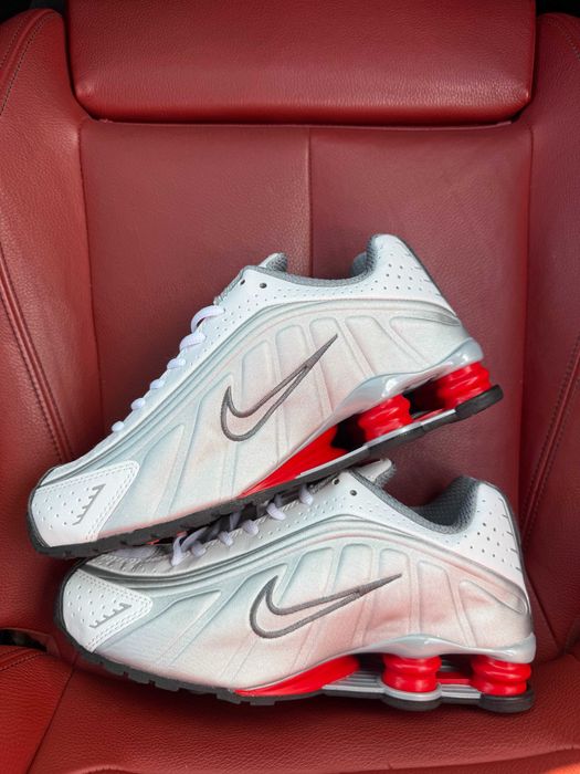 (БЕЗ ПЕРЕДОПЛАТИ) Nike Shox R4 Grey Red White найк шокс сірі сріблясті червоні пружини кросівки