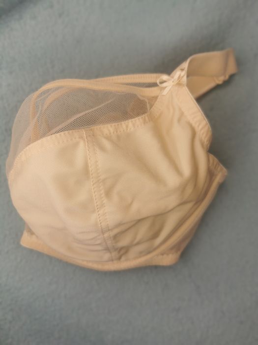 Beżowy biustonosz stanik miękki