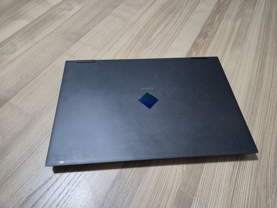 HP Omen 15 15-en1003nv R7 5800h, RTX 3060, 16gb ddr4, 512gb ssd.