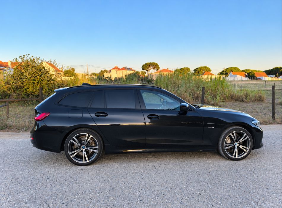 BMW 330e Touring Plug-in Hybrid 292 cv