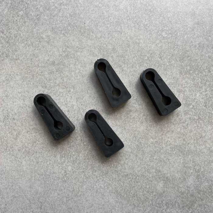 Упор (демпфер, накладка) на петлю замка дверей Opel Astra Vectra литые