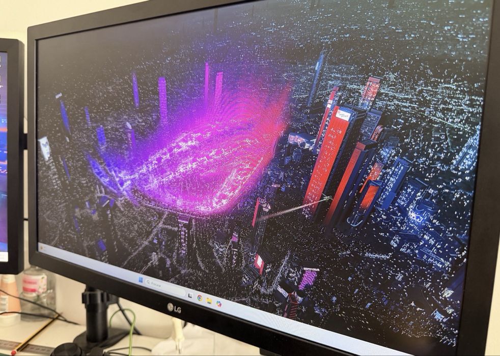 2 Monitores LG + Braço de Monitor (Como Novos)