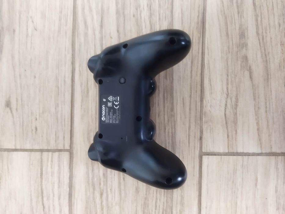 Nacon BB4487 Asymmetric Controller for Sony PlayStation 4 (PS4) Console64751149133697122