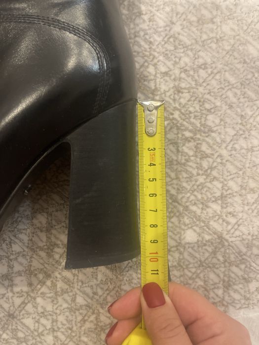 Шкіряні чоботи