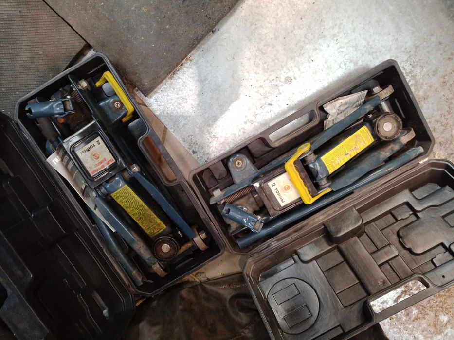 Домкрат 2т (85-385мм) подкатной гидравлический