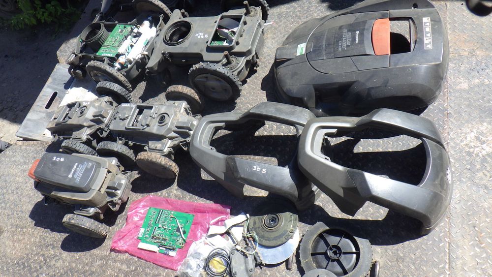 Husqvarna Automower 230 ACX // Automower 305 -Czesci