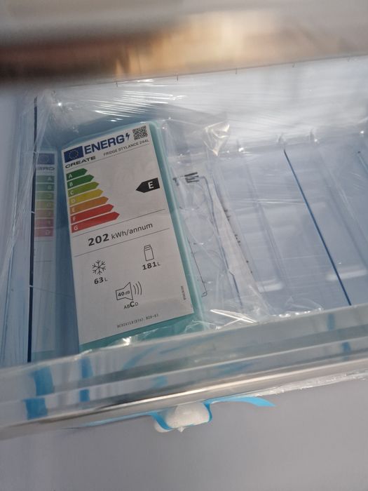 Frigorífico novo retro vintage preto Create com fatura