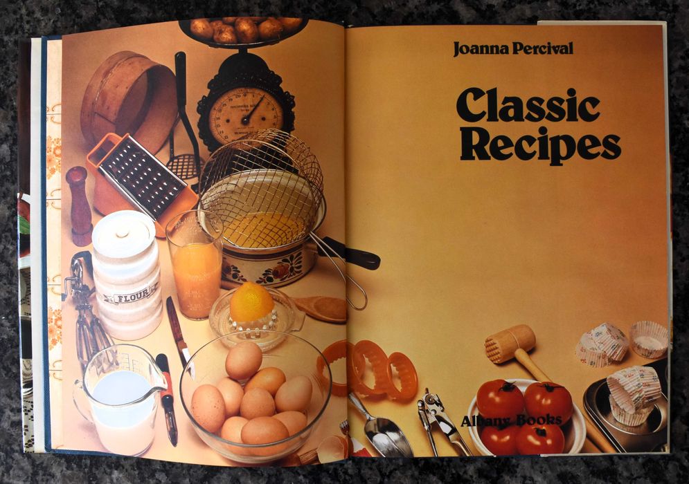2 Livros: Classic Recipes & Simple Reciples