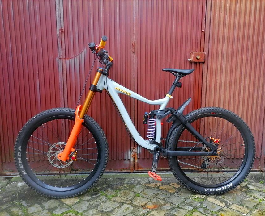 Giant equipada com Nukeproof
