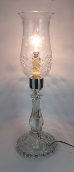 Candeeiro de mesa antigo em vidro / cristal