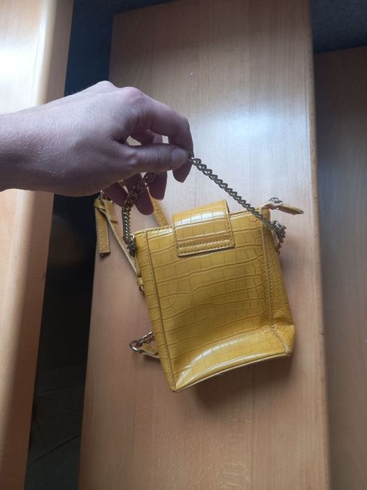 Продам жовту сумочку