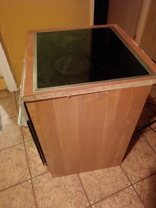 Piekarnik Electrolux z płytą ceramiczną