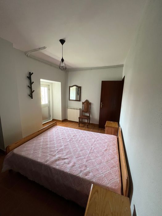 Alugo V2 rés do chão renovado