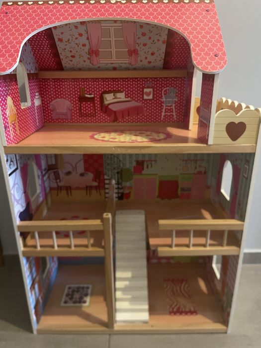 Duży domek dla lalek piętrowy