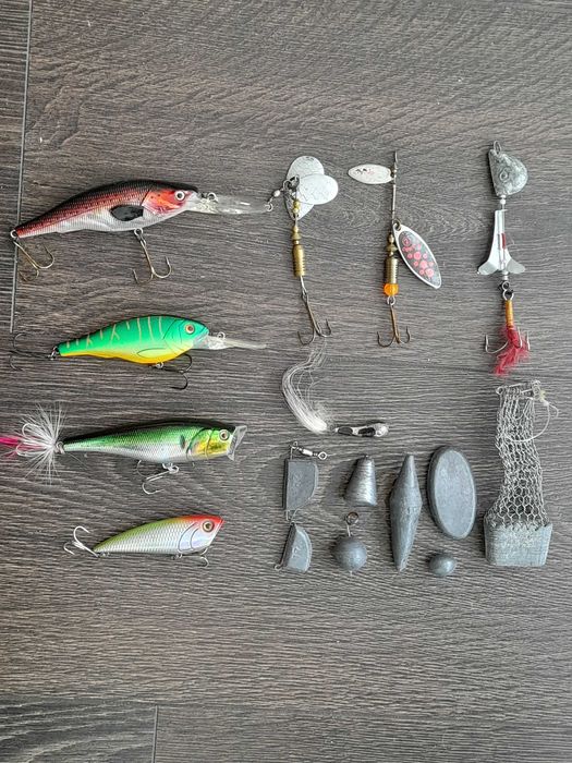 Блесна, воблеры, грузила.
