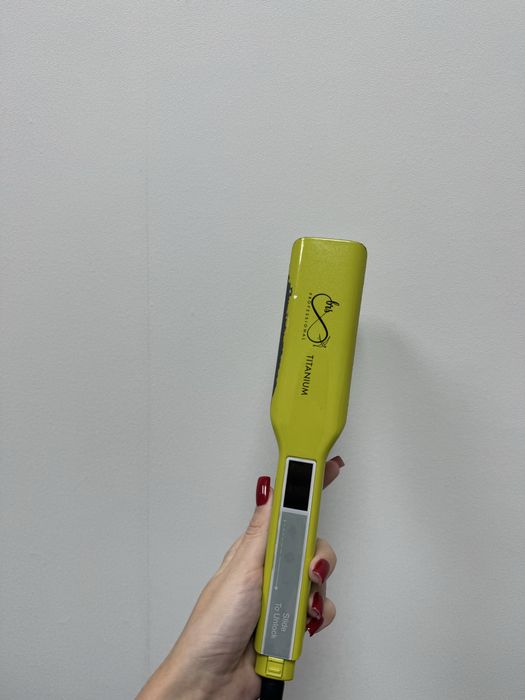 Вирівнювач для волосся