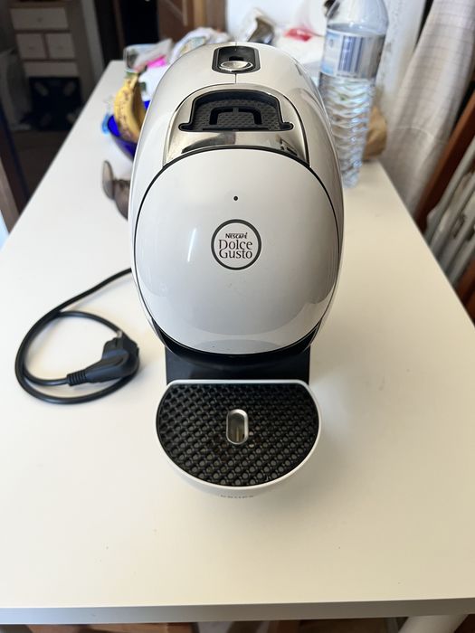 Máquina de Café Dolce Gusto Neo