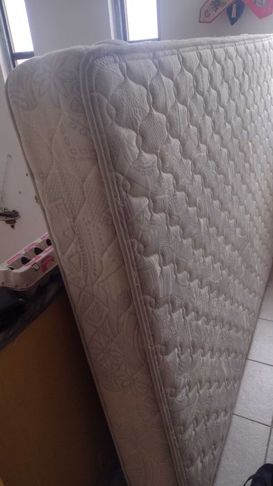 Colchão de casal com 1,40m x 1.90 m