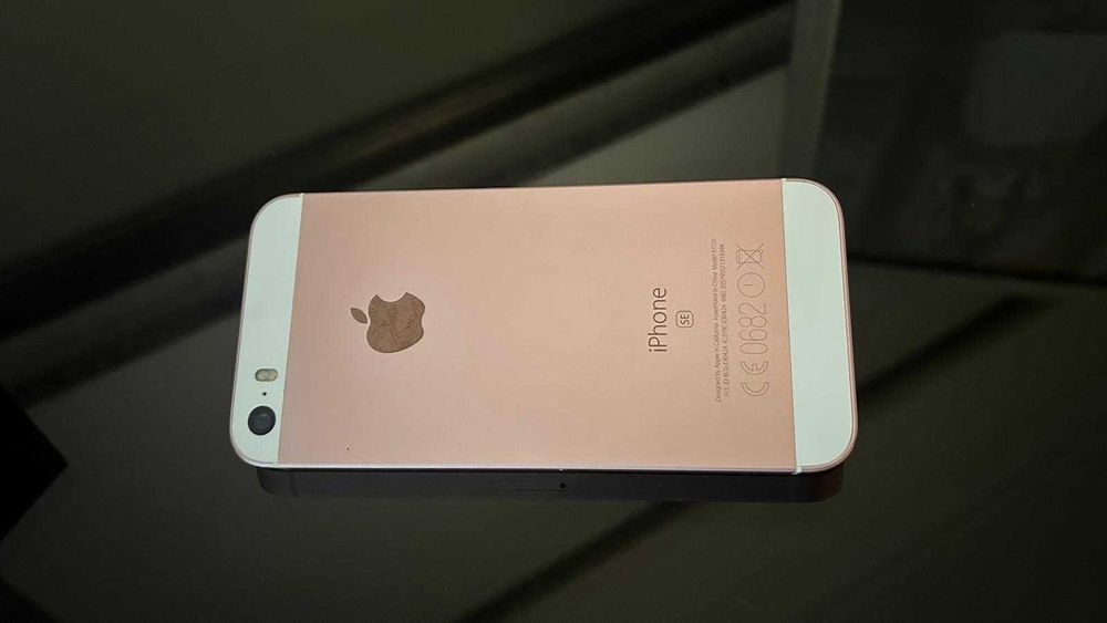 iPhone SE (1nd generation)