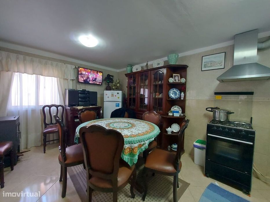 Moradia T2 venda na Aldeia da Moura da Serra.