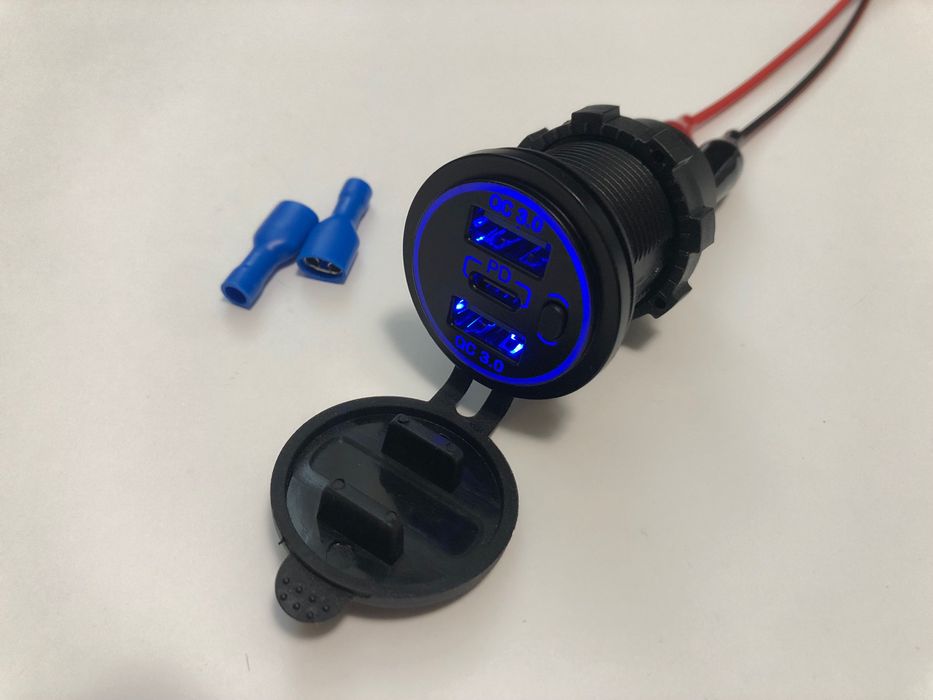 Врезная быстрая Usb зарядка QC 3.0 , Type-C , PD  в авто 12 - 24 V