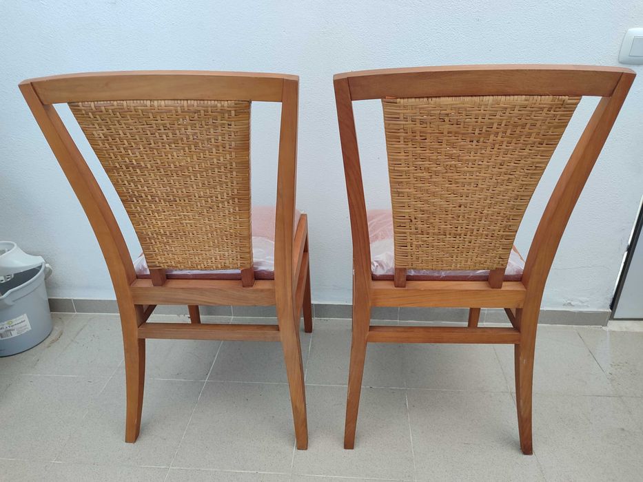Cadeiras de madeira / Wooden Chairs