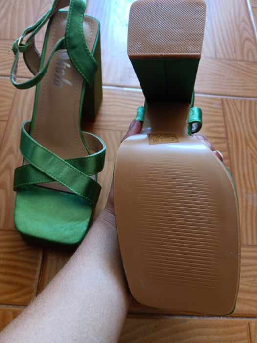 Sandálias de salto Shein