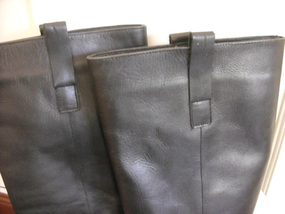 Botas 37 Cano Alto em Pele Genuína - Como Novas