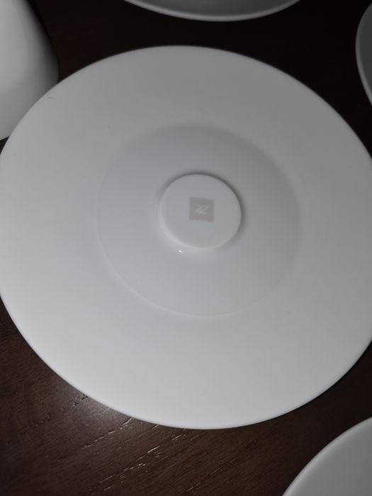 Conjunto 9 Chávenas Nespresso com Pires – Como Novas