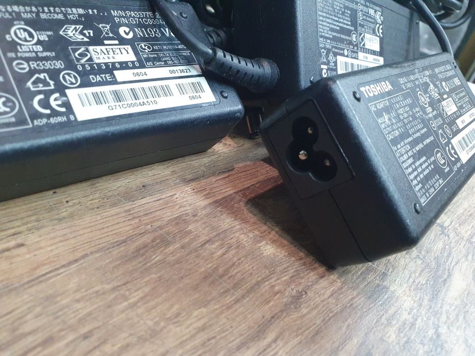 Зарядка зарядное блок питания живлення Toshiba 15v/3-5a 45-90w 6.3×3.0