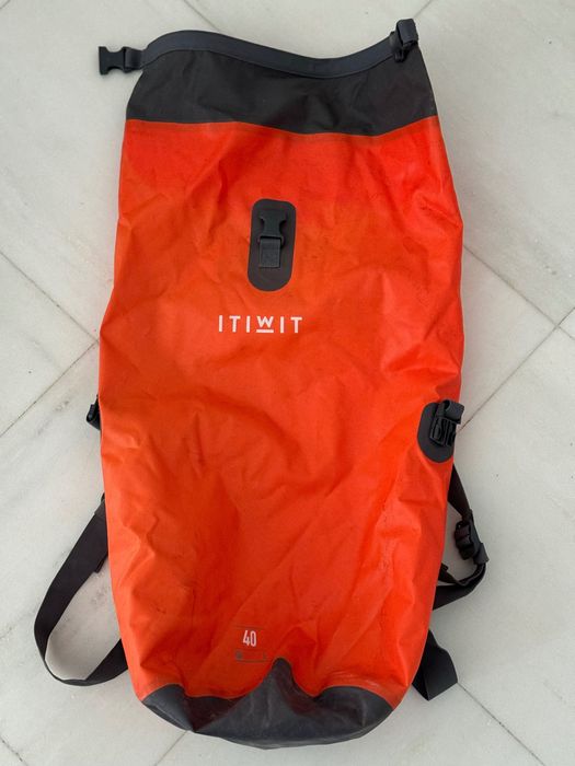 Saco estanque IPX6 de 40L e 30L c/ oferta Bolsa Isotérmica para Cantil