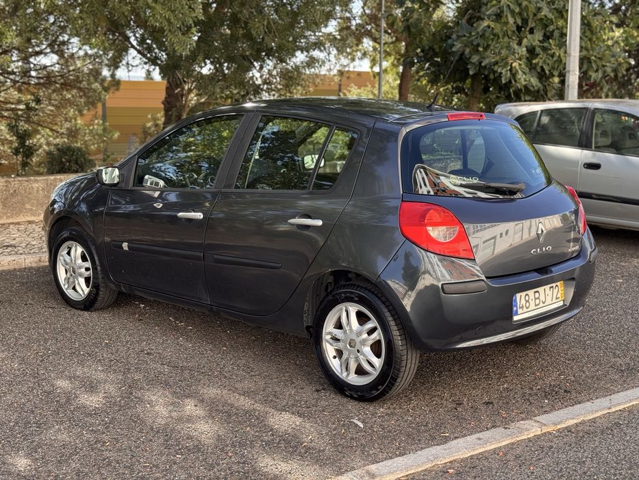 Renault Clio III 1.2 75cv