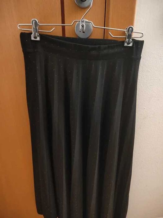 Saia midi preta com strass da Bershka (tamanho M)