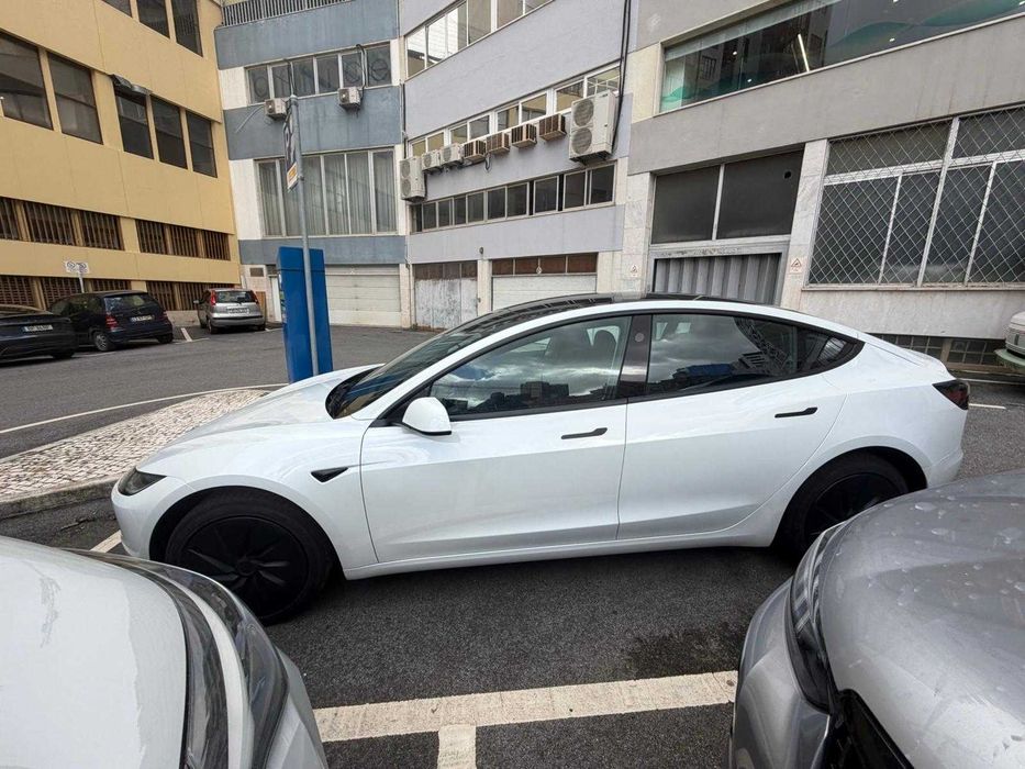 Tesla Model 3 2025 - AUTONOMIA 534KM -  ALUGUER TVDE 400€