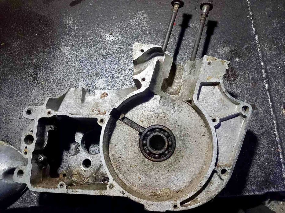 Запчастини JAWA 250-353 / Картер, циліндр, поршень, головка циліндра